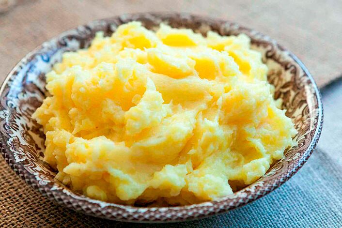 Rejuvenating potato mask for facial skin